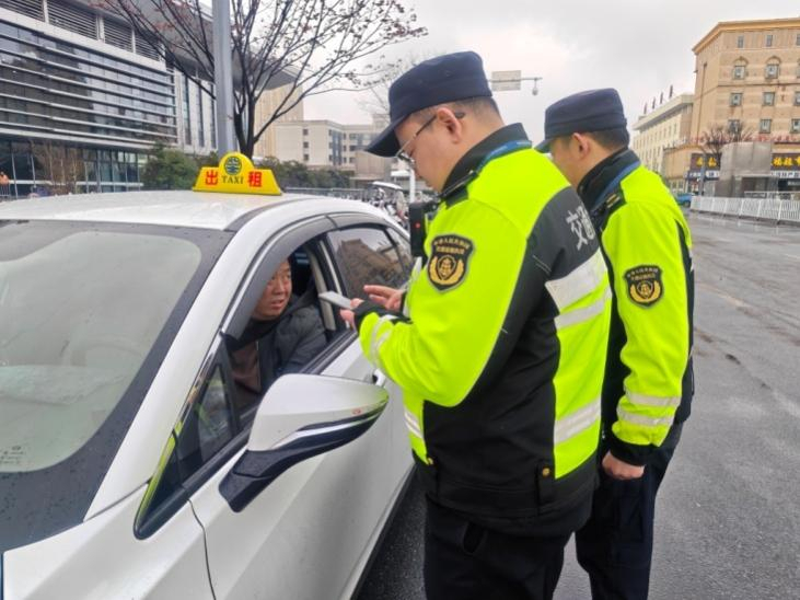 镇江市交通运输综合行政执法支队全天候守护 织密元旦假期安全防线